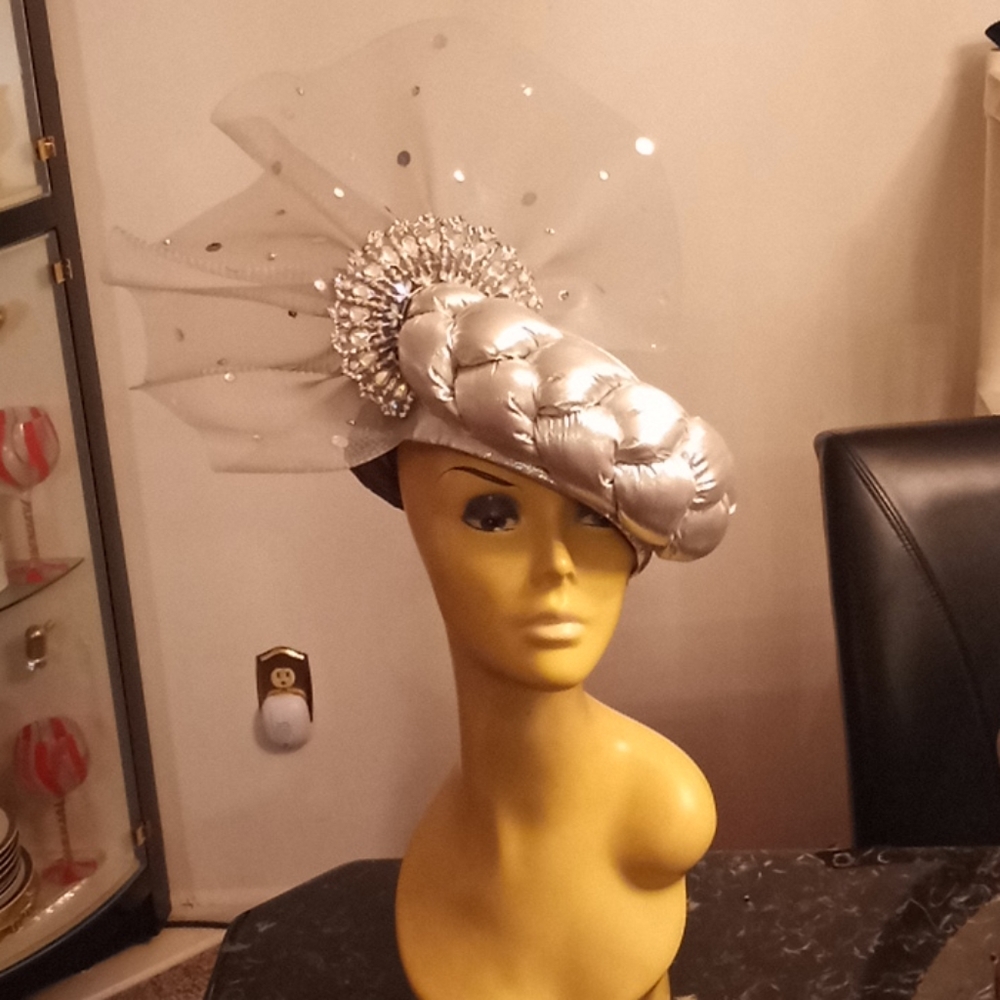 Whittall & Shon hat